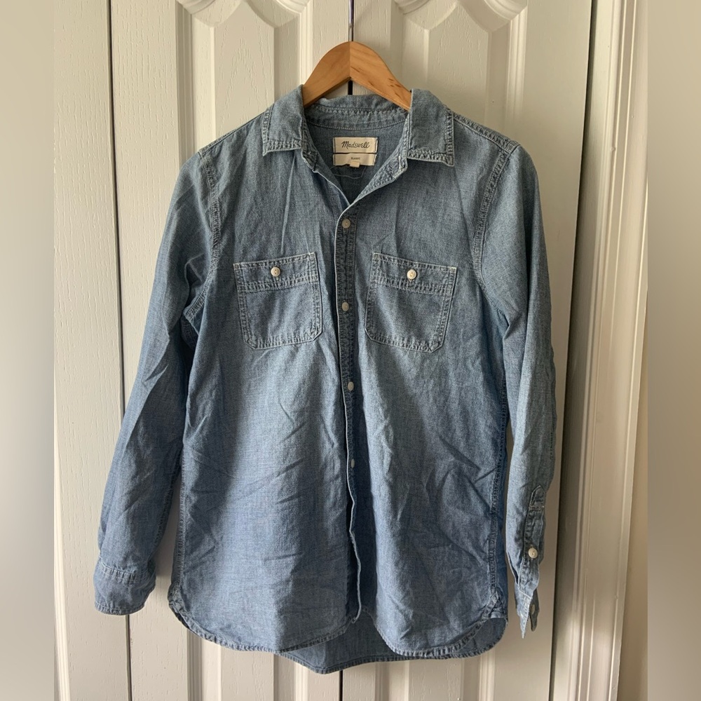 Madewell Women’s Basic Denim Shirt
